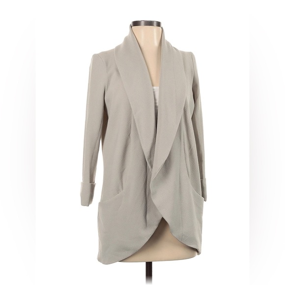 Aritzia Chevalier Blazer (light grey) - Picture 2 of 6